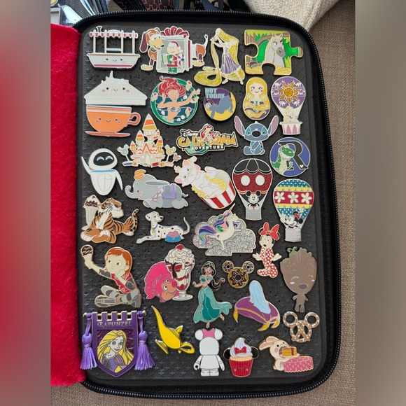 Disney Pin Collection - Picture 5 of 5